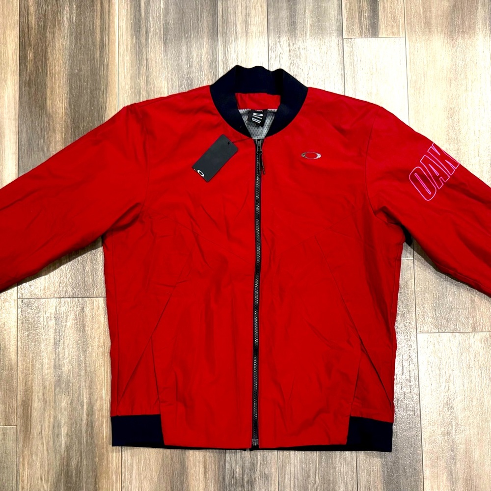 Oakley jacket NWT size XL